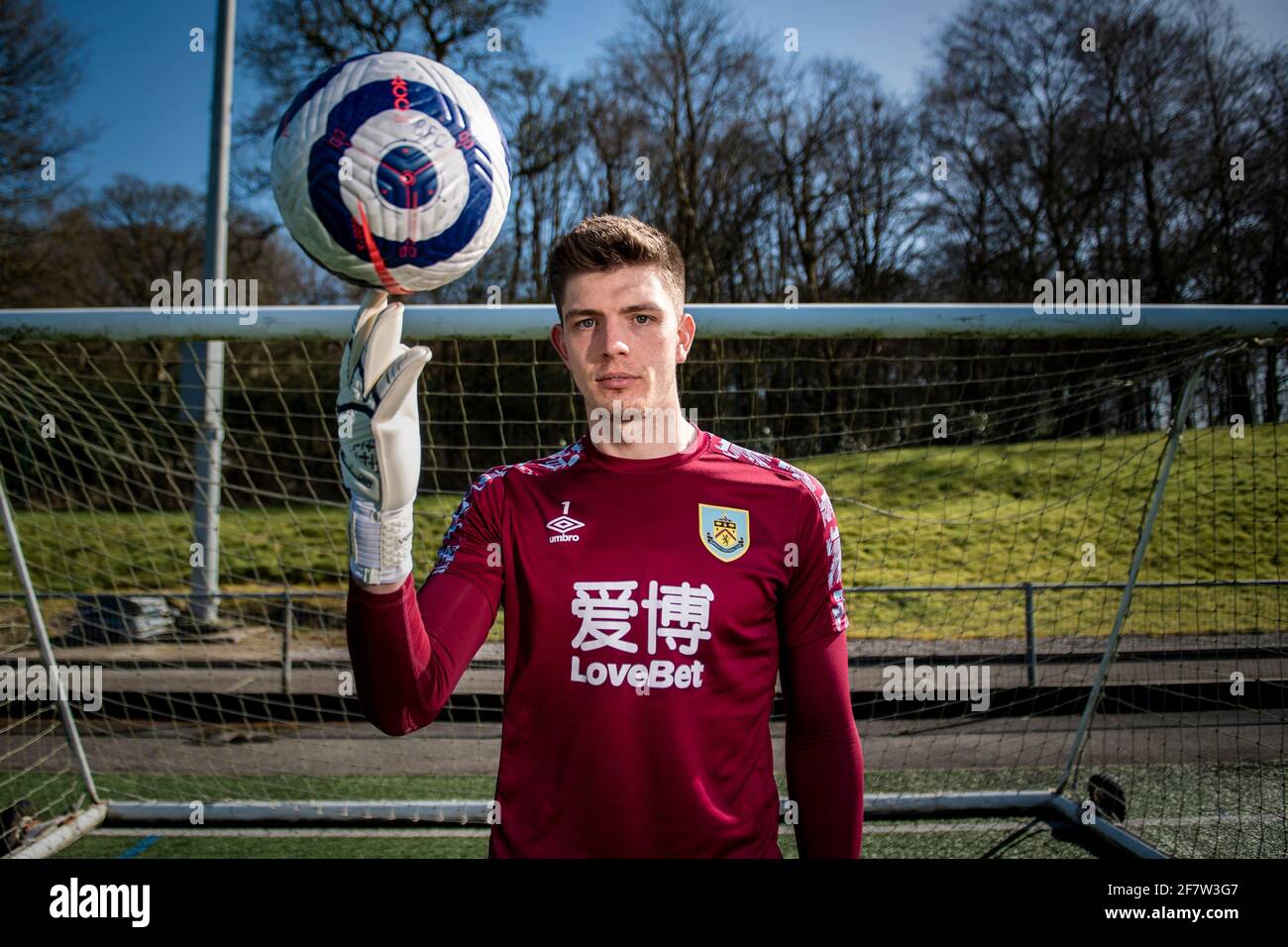 Il portiere di Burnley Nick Pope si pone per i ritratti al campo di allenamento del Burnley FC a Padiham, Lancashire, Regno Unito. Data immagine: Mercoledì 17 marzo 2021. Il credito fotografico dovrebbe essere: Anthony Devlin Foto Stock