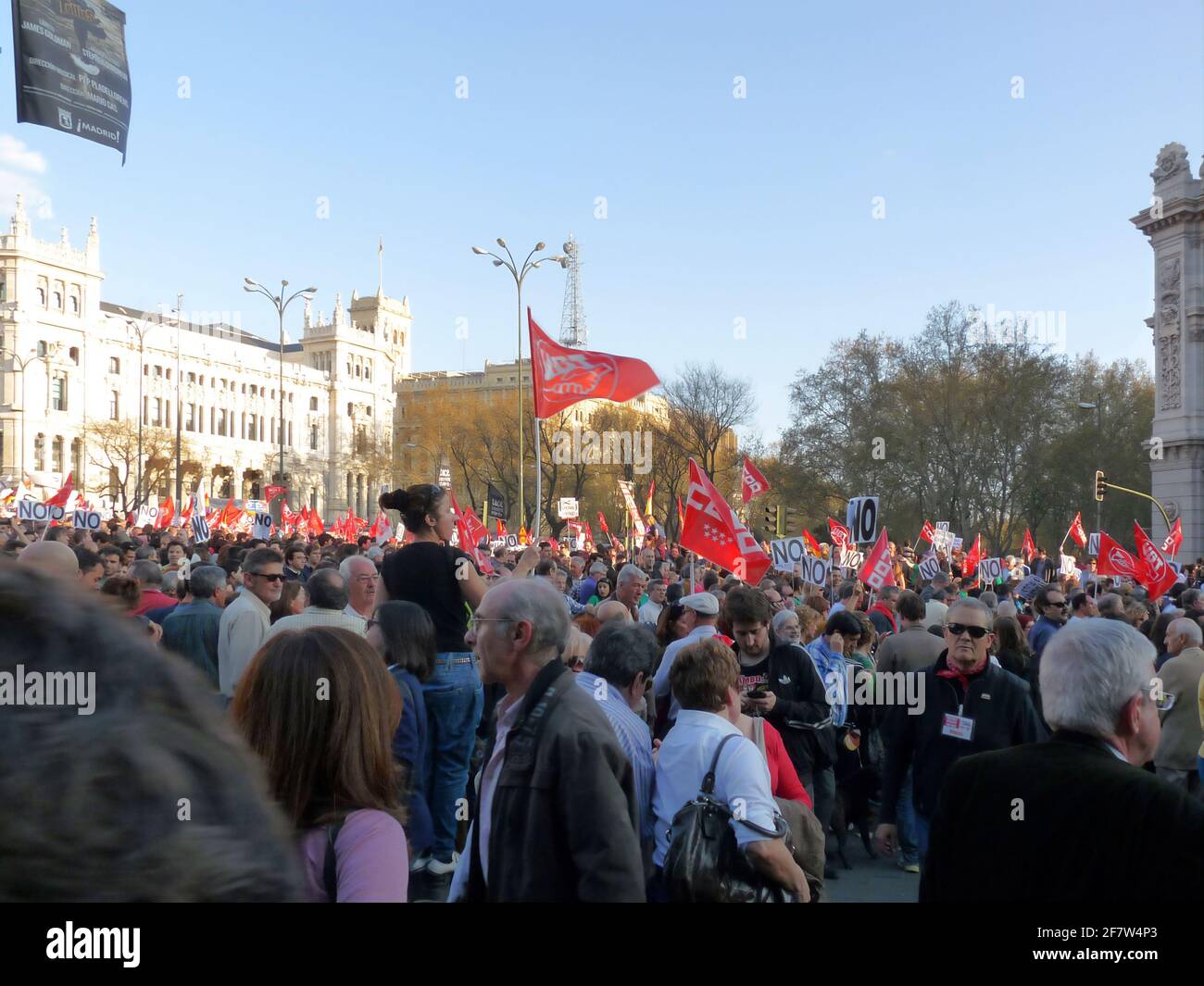 Madrid, Spagna; marzo 29 2012. Dimostrazione massiccia durante lo sciopero generale del 29-M a Madrid, guidato dal movimento 15-M. Fotografia scattata a marzo Foto Stock