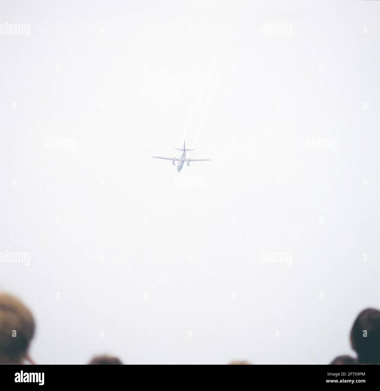 Allevatore F-27 Troopship della KLU durante una dimostrazione in un giorno aperto. Foto Stock