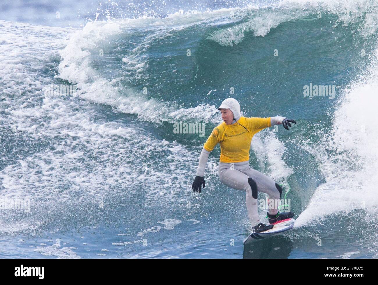Scotland's Shoana Blackadder durante il primo round femminile del campionato britannico di surf a Thurso East, Caithness. Data immagine: Sabato 10 aprile 2021. Foto Stock
