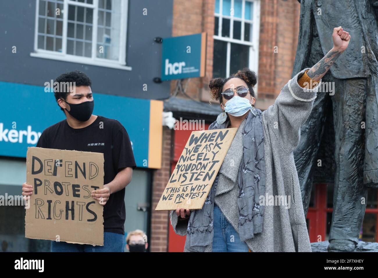 Worcester, Worcestershire, Regno Unito – Sabato 10 aprile 2021 – Kill i manifestanti di Bill manifestano nel centro di Worcester contro la nuova polizia, il crimine, la condanna e i tribunali Bill ( PCSC ) che ritengono limiteranno i loro diritti alla protesta legale. Photo Steven May / Alamy Live News Foto Stock