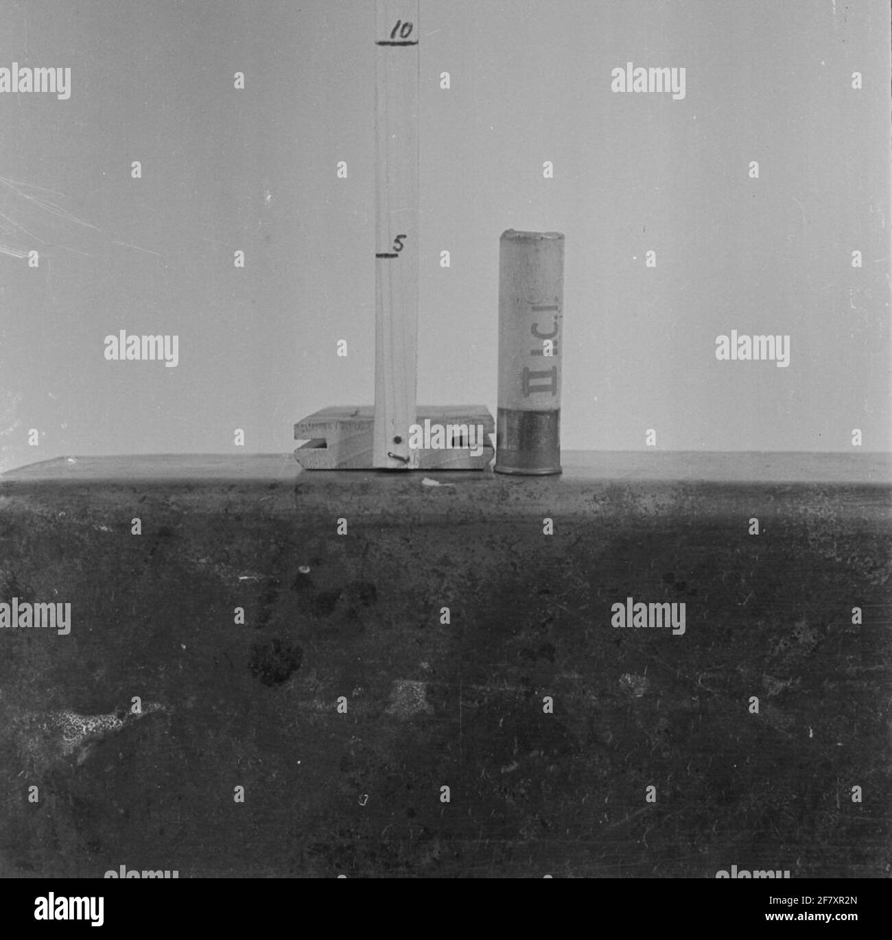 Carico di azionamento di un granato di Malta di 2 pollice. L'abbreviazione i.c.i sul lato è il nome del produttore: Imperial Chemical Industries Foto Stock