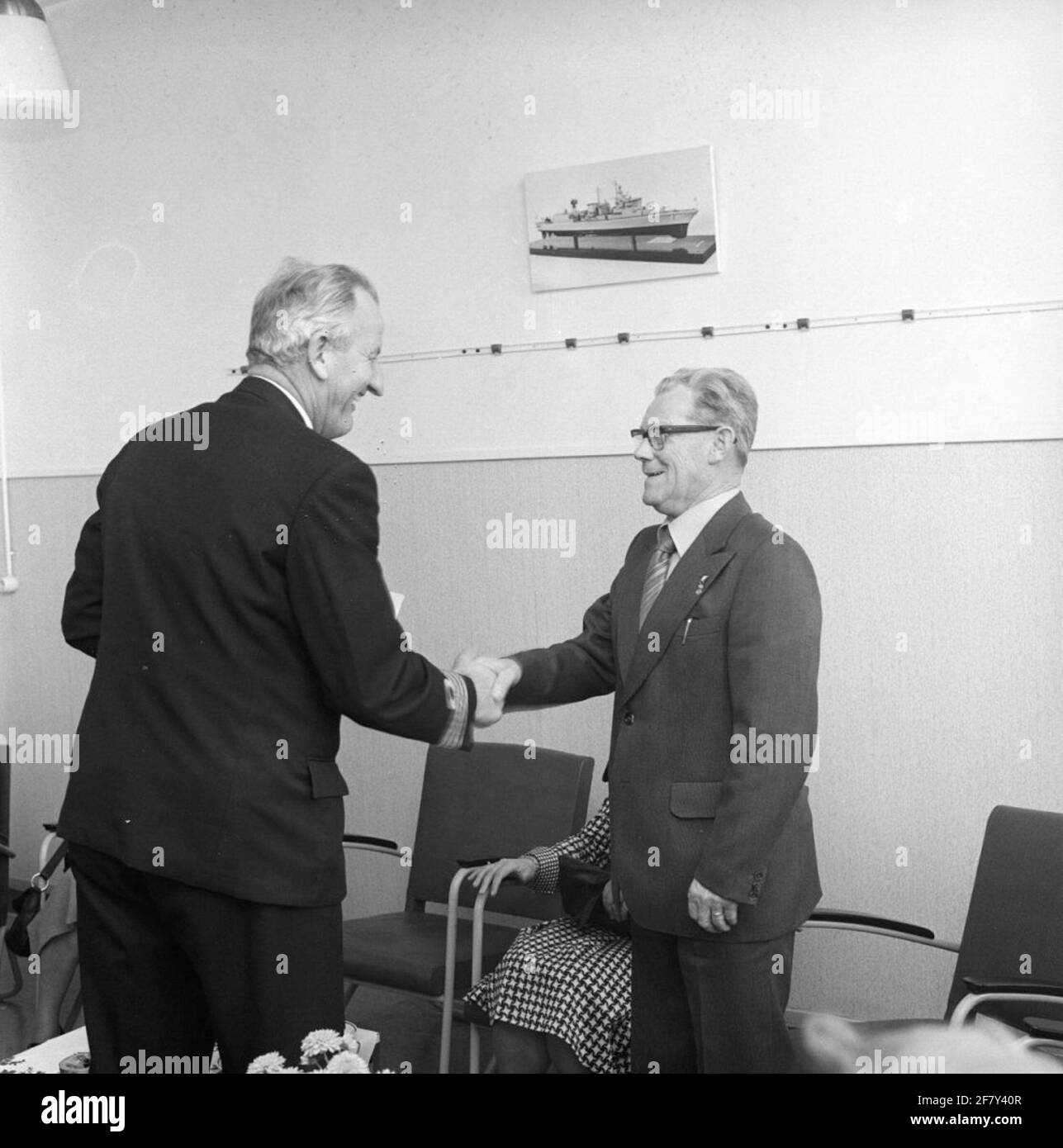 Negozi dell'esercito, 40 anni anniversario della DHR Dijkstra, 1977. Sulla sinistra il regista KTZ Koster. Foto Stock