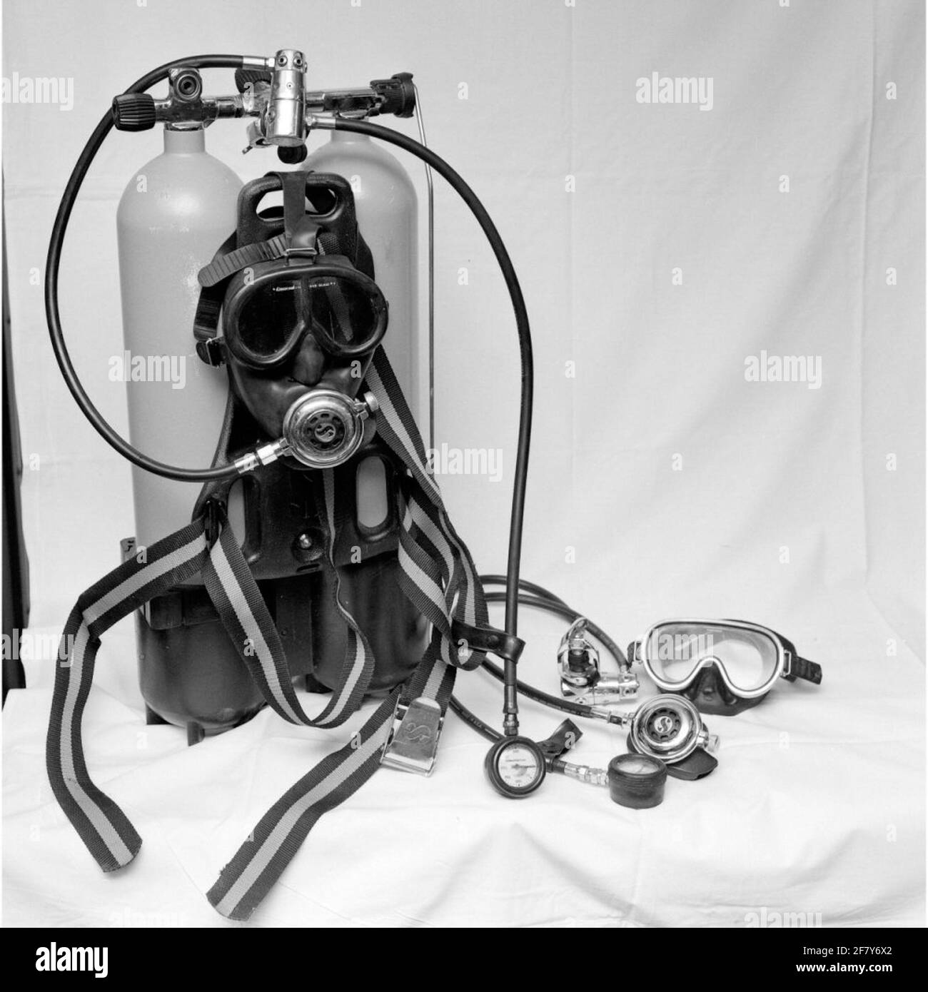 Rosetta Scub in uso per lavori leggeri e immersioni fino a 60 m. Dotato di riserva tramite asta di trazione. Dotata di maschera a pieno facciale. Potrebbe anche con mezza maschera (occhiali da immersione). In uso al KM per la flotta e i mari. Foto Stock