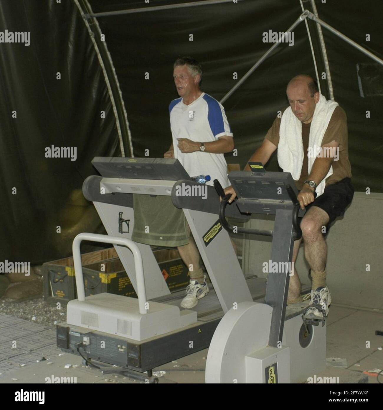 Mantenere la condizione nella tenda sportiva temporanea. Foto Stock