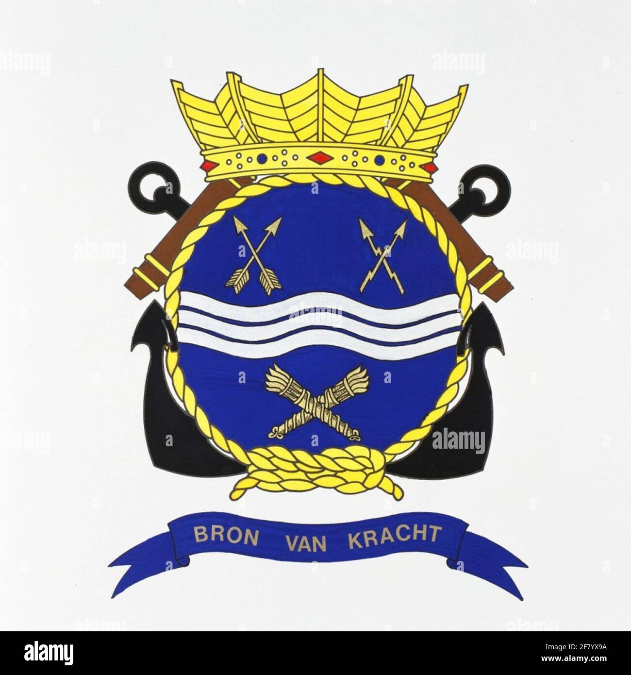 Corsi tecnici della Royal Netherlands Marine (Tkm). Gli emblemi uniformi dei corpi tecnici della marina sono raffigurati nel logo. L'incantesimo in vigore si riferisce alla tecnica come forza motrice nella marina. Anche se progettato e alimentato insieme con lo scudo, un incantesimo non è sollevato nella decisione. Foto Stock