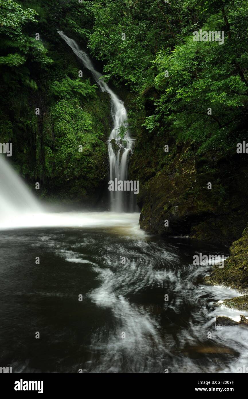 Rhaeadr Ceunant Mawr e cascata tributaria. Foto Stock