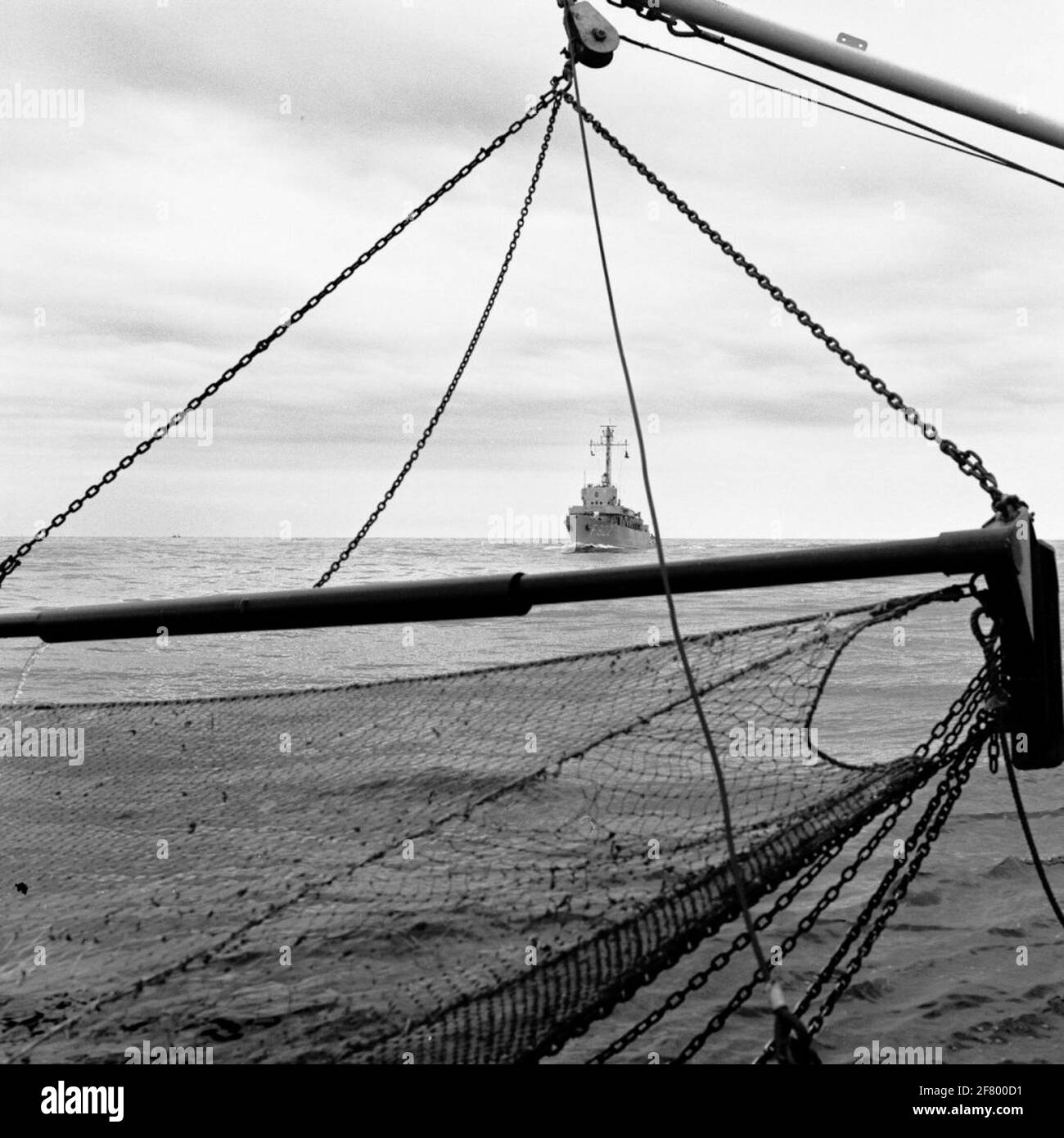 Il Frigate HR.MS Jaguar (1954-1983) per l'ispezione della pesca Foto Stock