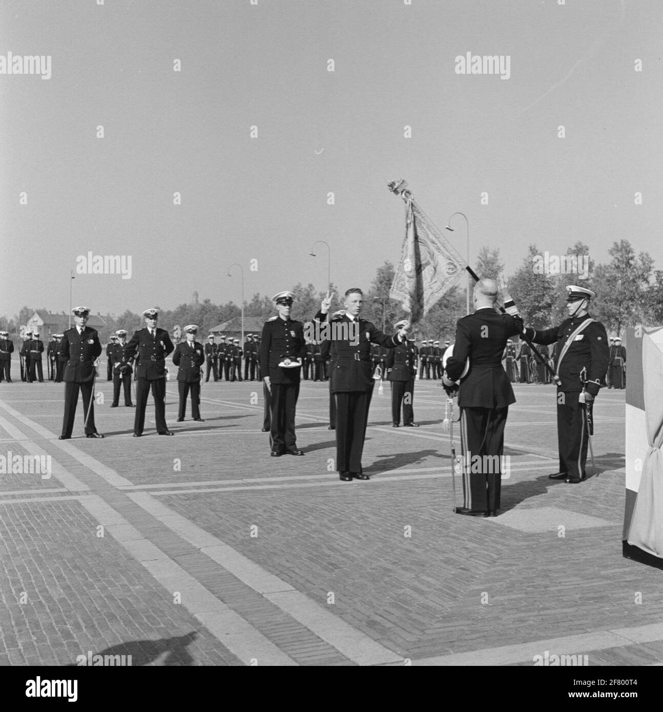 Armi di ufficiali dei Marines dal comandante dei Marines Generale-maggiore corpo H.O. Romswinckel (1906-1981, visto sul retro del Van Ghentkazerne a Rotterdam nel 1956. Foto Stock