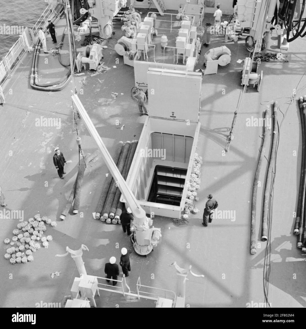 A bordo della stella della piscina (A 835), che è tornata dalla sua prima prova e ormeggiata di nuovo, si trova alla Rotterdam Dry Dock Society (RDM) sulla Heijplaat a Rotterdam. La nuova nave di rifornimento per la Royal Navy (KM) andrà solo dopo il servizio di occupazione come HR.MS Stella nord. Foto Stock