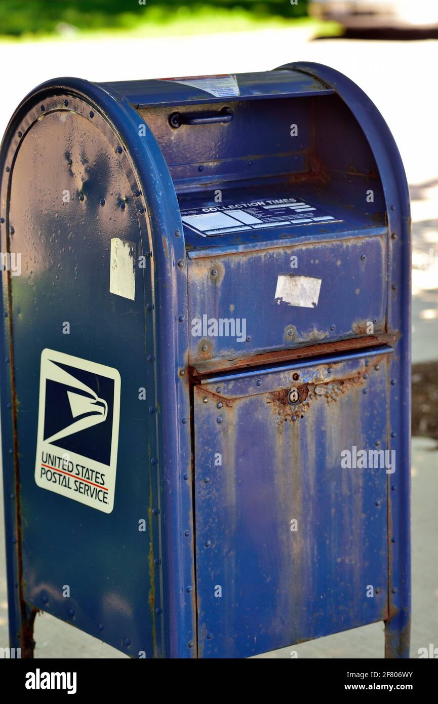 Chicago, Illinois, Stati Uniti. Una scatola di raccolta del servizio postale degli Stati Uniti sul lato sud di Chicago nel quartiere di Hyde Park. Foto Stock