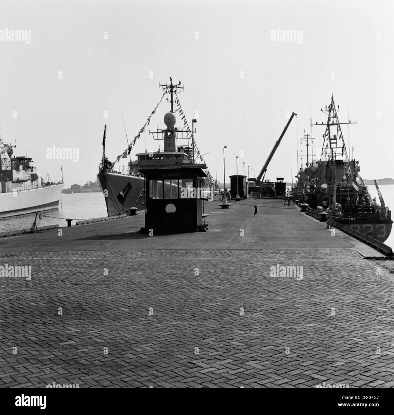 Sala d'attesa per la sorveglianza della nave del servizio minerario sul molo 16/17. Porto nuovo, Den Helder. Foto Stock