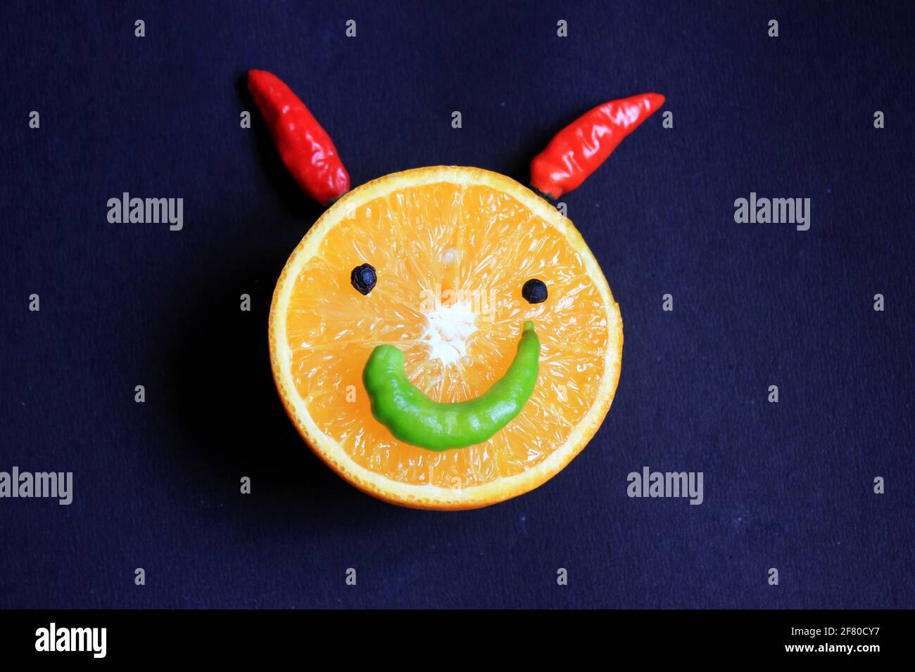 Tagliato decorato in arancione Foto Stock