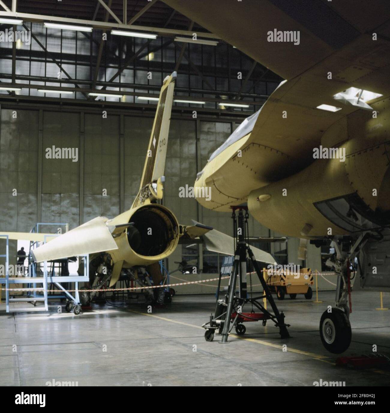 Costruzione della licenza della General Dynamics F-16 presso gli stabilimenti di allevamento Schiphol. Foto Stock