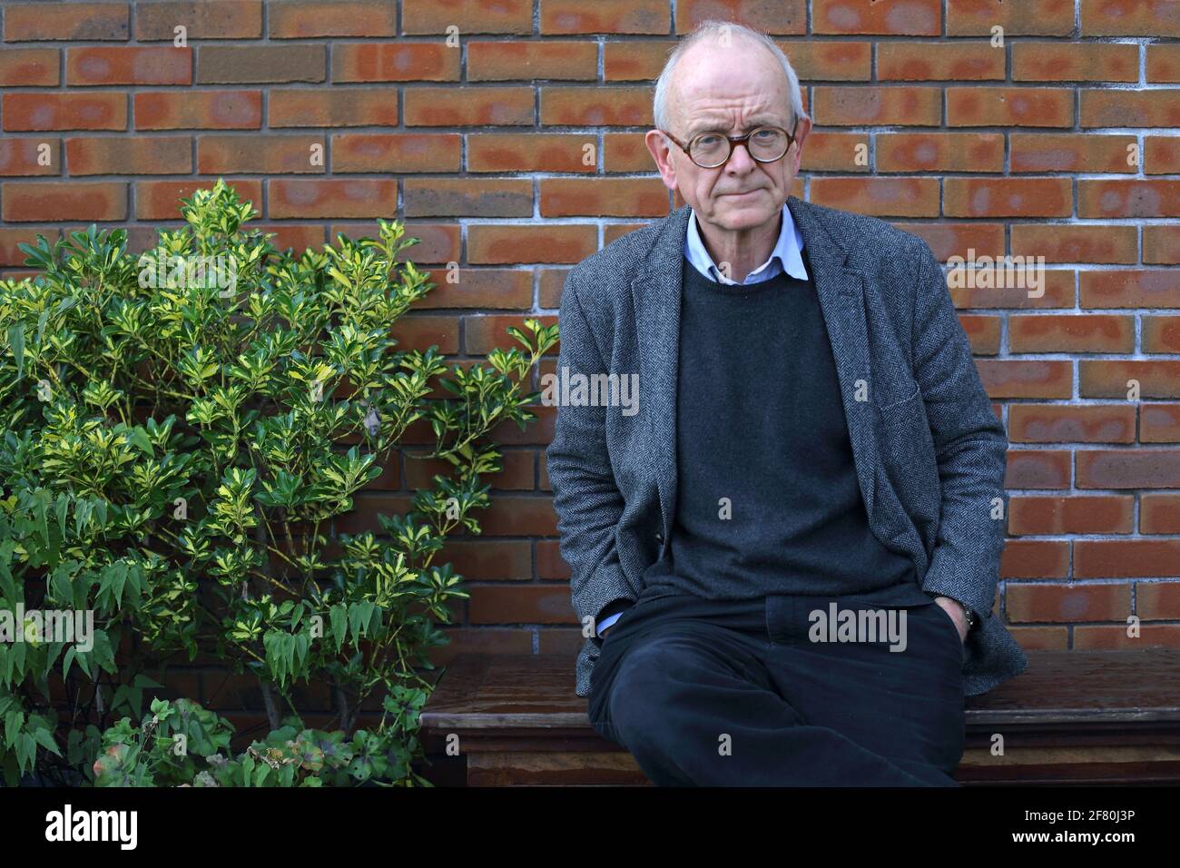 GRAN BRETAGNA / Inghilterra /Londra / Henry Marsh , leader neurochirurgo britannico e autore del libro Do No Harm at the St George's Hospital neurosurge Foto Stock