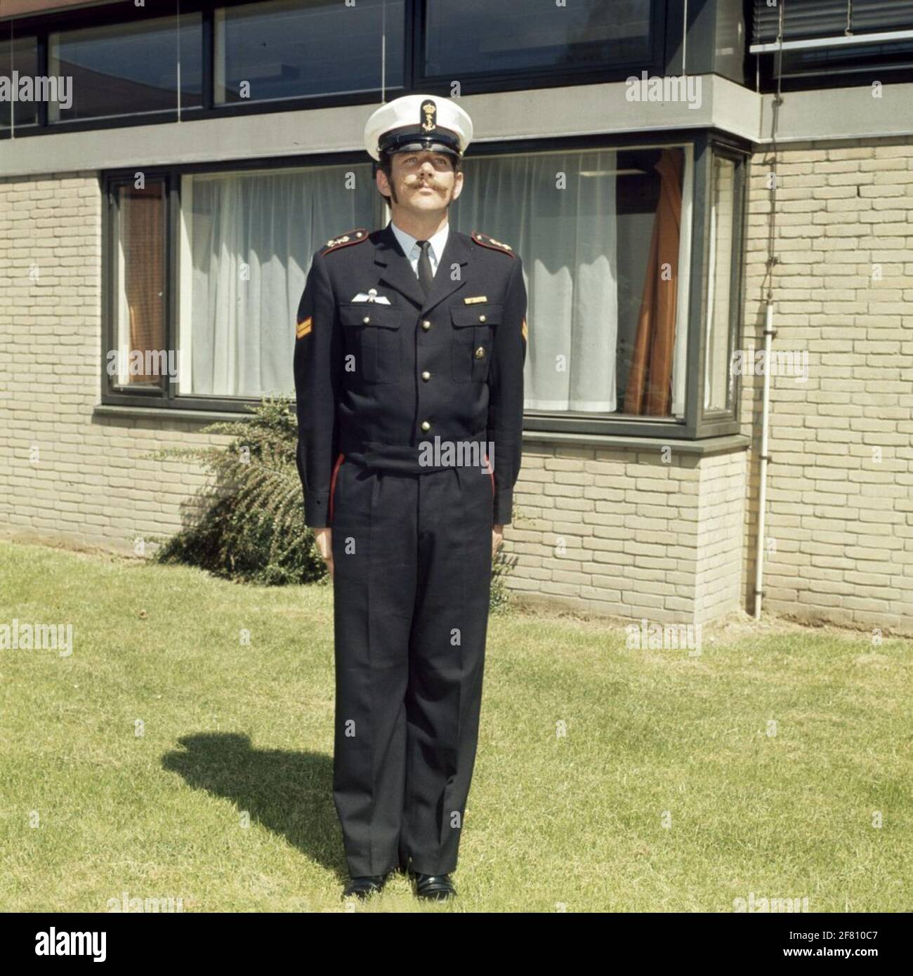 Un sub-ufficiale marino in Battle Dress all'inizio degli anni '70. Foto Stock