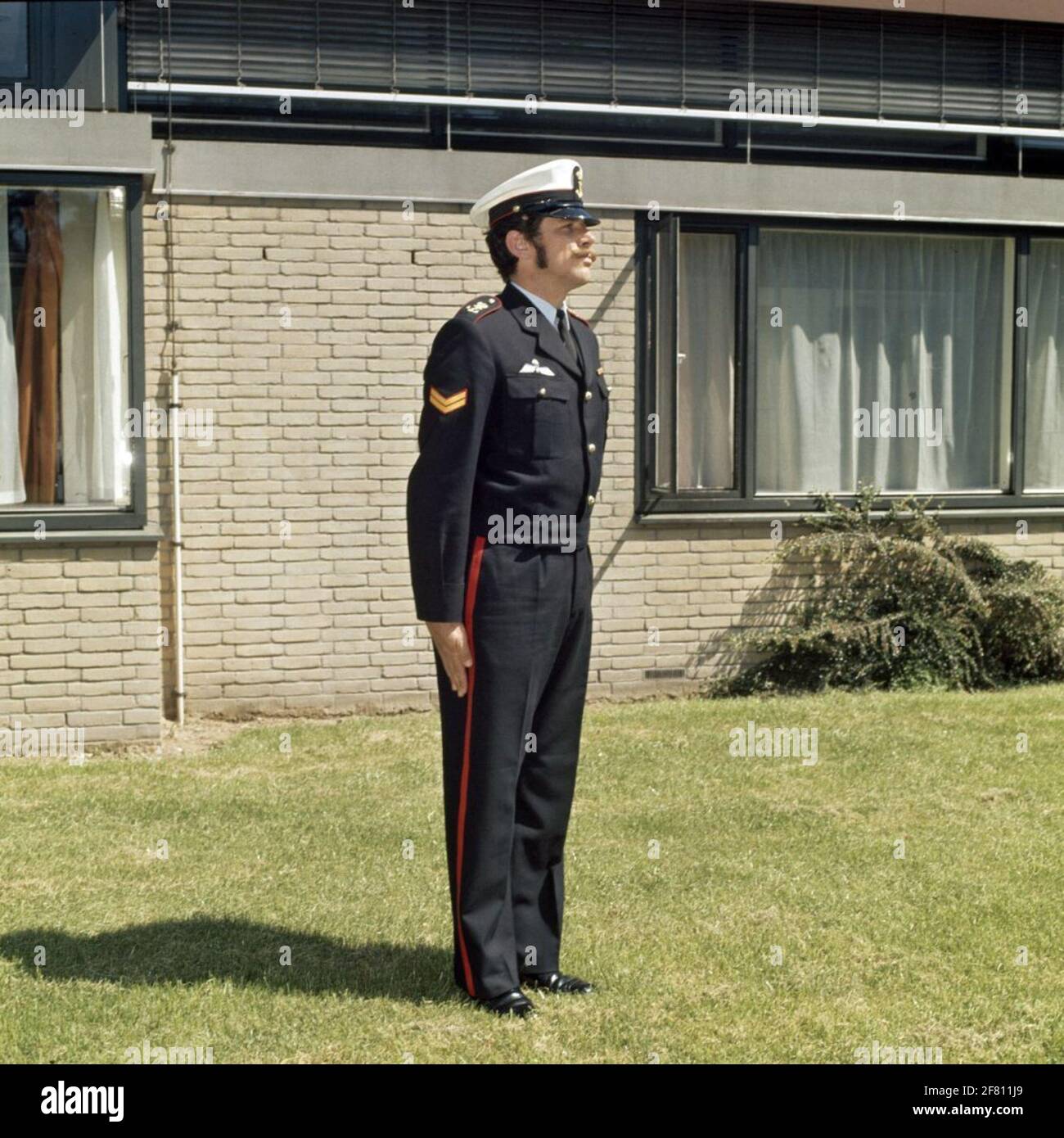 Un sub-ufficiale marino in Battle Dress all'inizio degli anni '70. Foto Stock