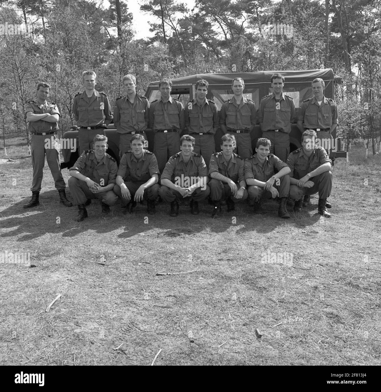 Foto di gruppo di una classe di volo di addestramento militare elementare di kite Emvo a Woensdrecht.emo-91-2. Foto Stock