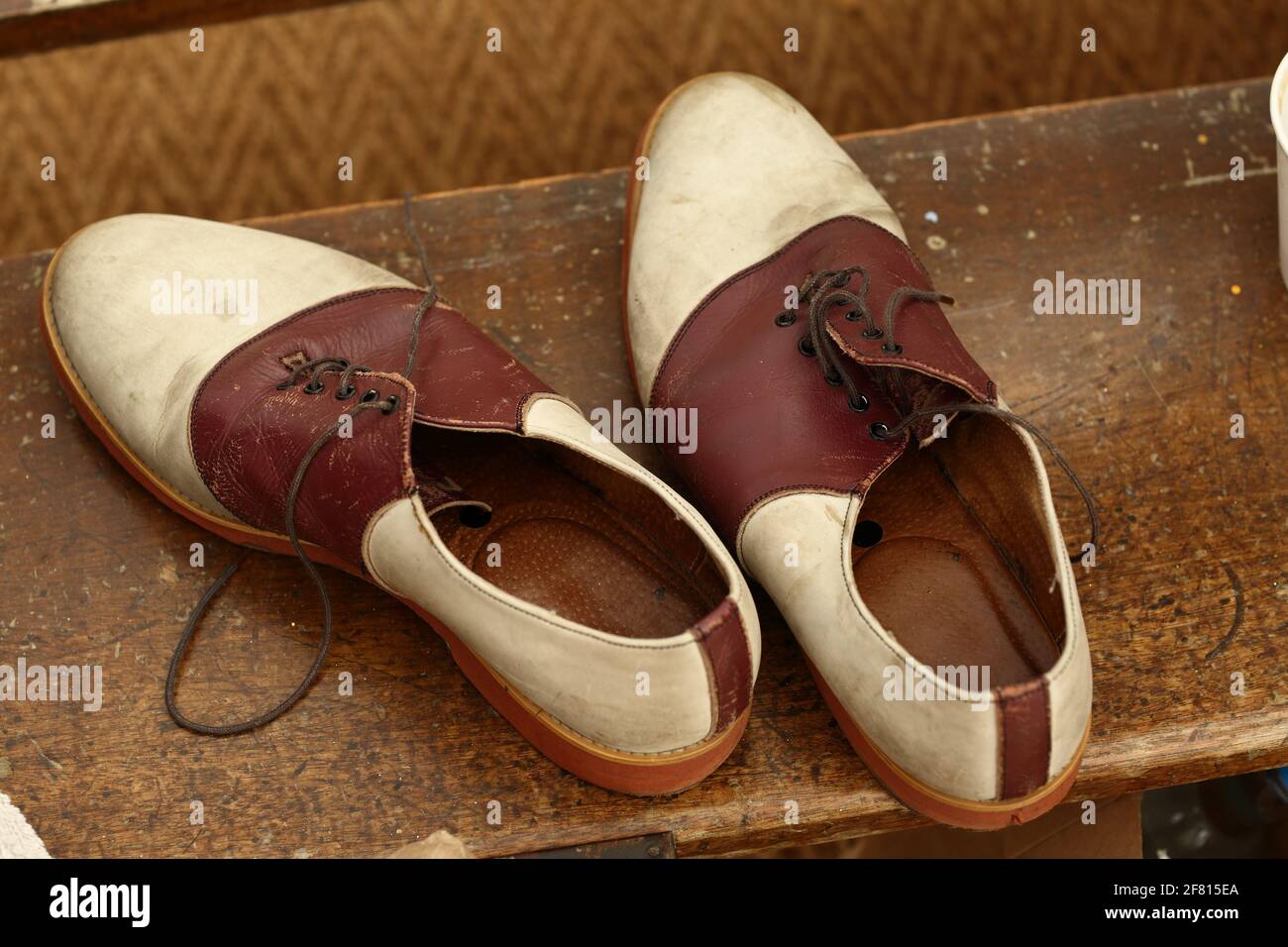 scarpe a sella