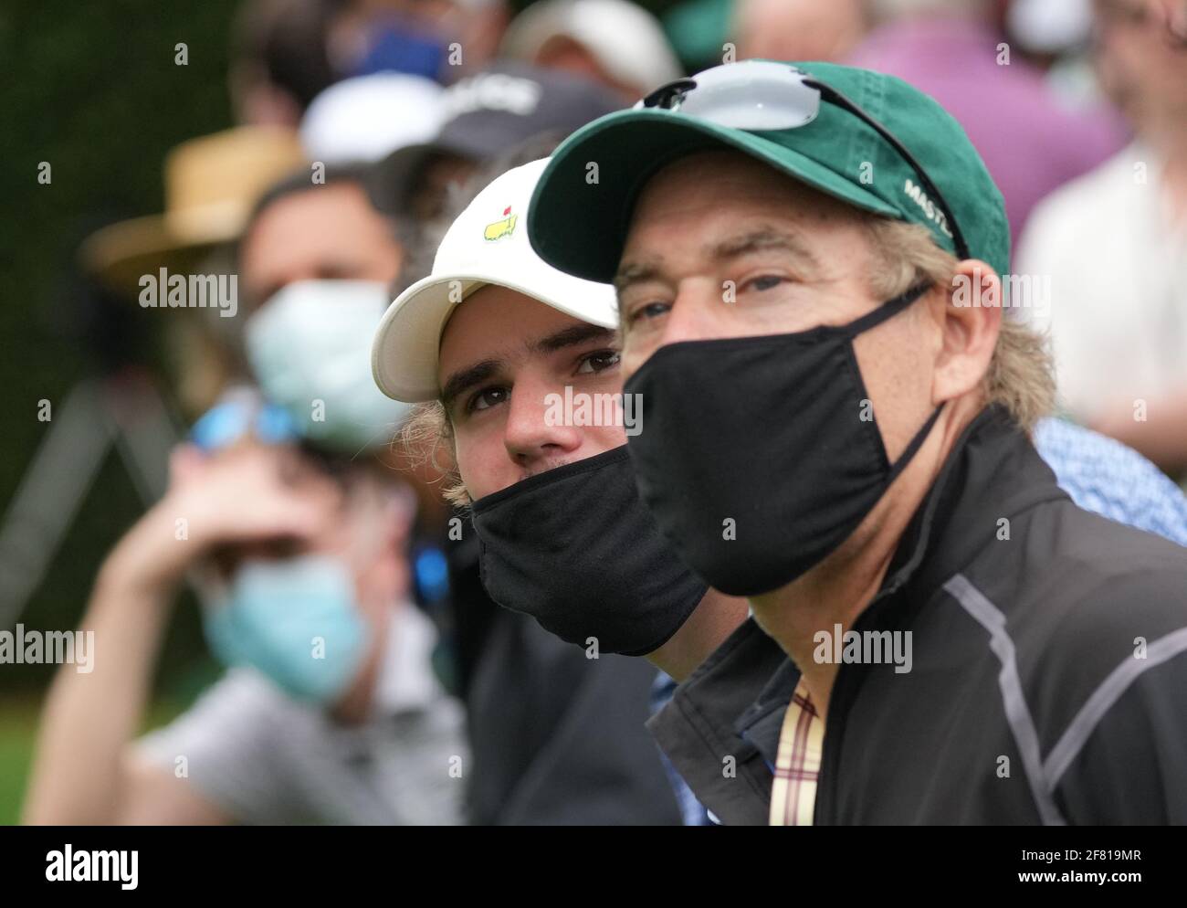 Augusta, Stati Uniti. 10 Apr 2021. Sabato 10 aprile 2021, i partecipanti assistono alla terza prova del Masters Tournament 2021 all'Augusta National Golf Club di Augusta, Georgia. Foto di Kevin Dietsch/UPI Credit: UPI/Alamy Live News Foto Stock