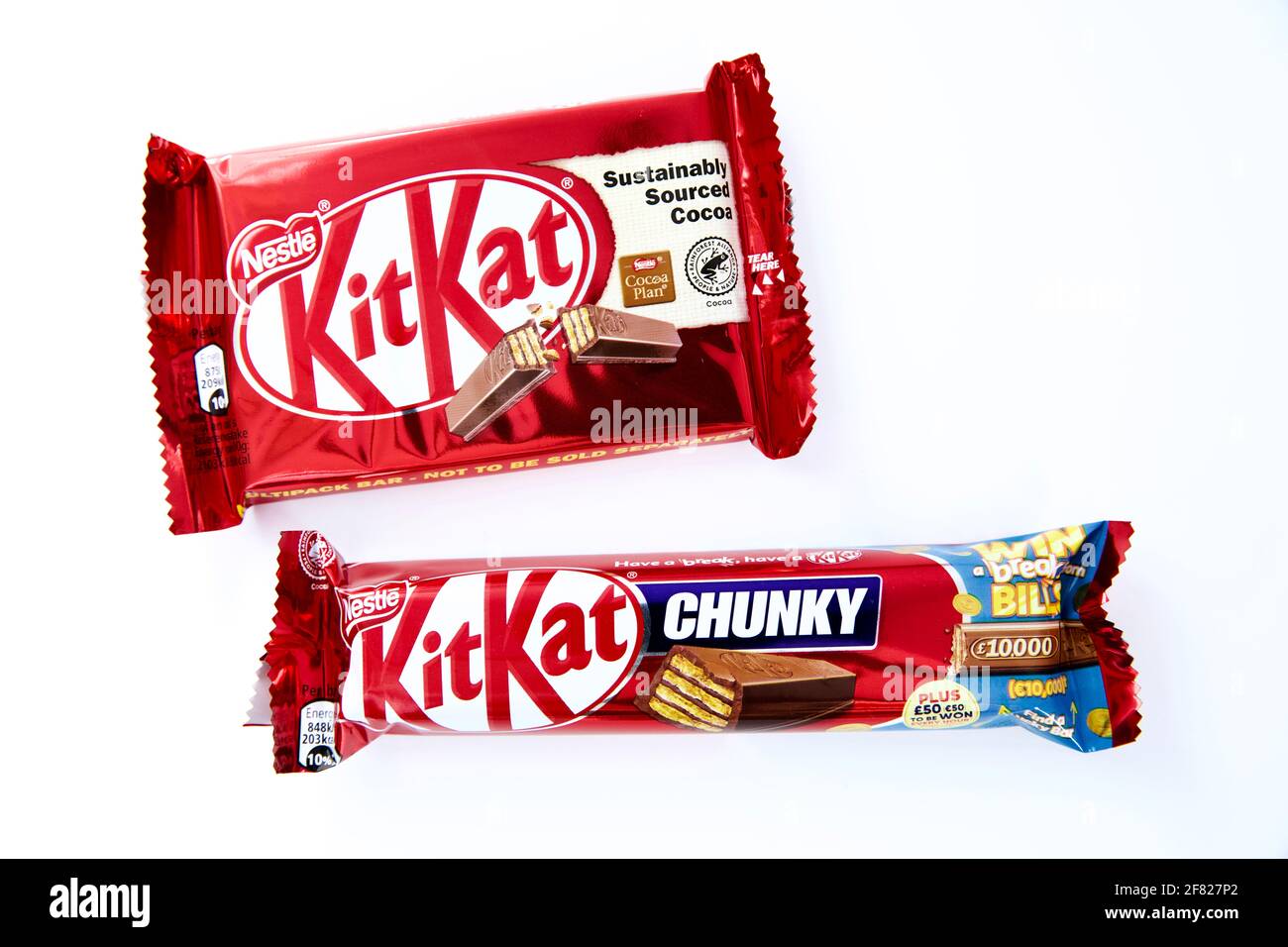 Kit Kat originale quattro dita e kit Kat Chunky su a. sfondo bianco Foto Stock