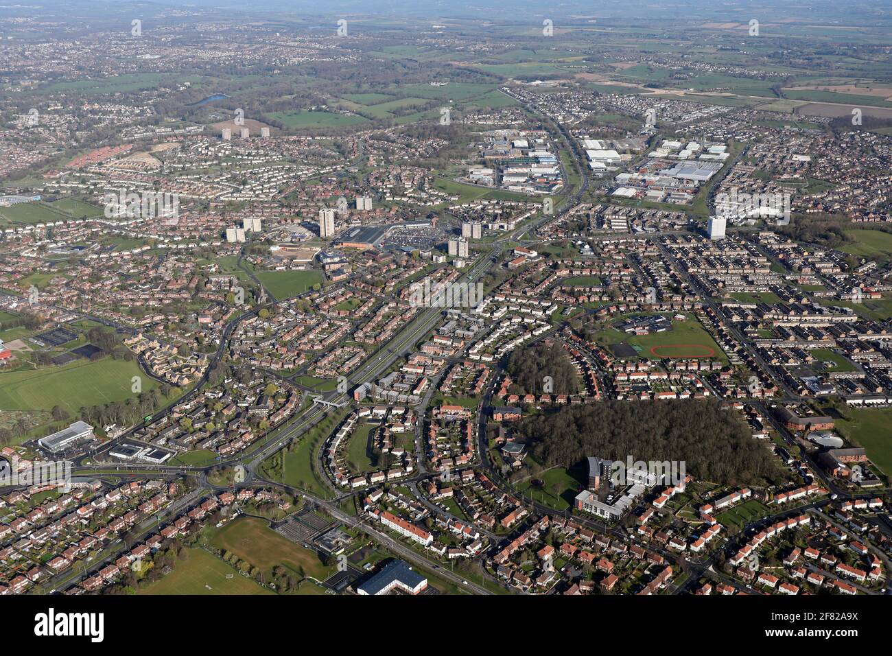 Vista aerea a nord della circonvallazione A6120 ( e A64) sul lato est di Leeds, West Yorkshire Foto Stock