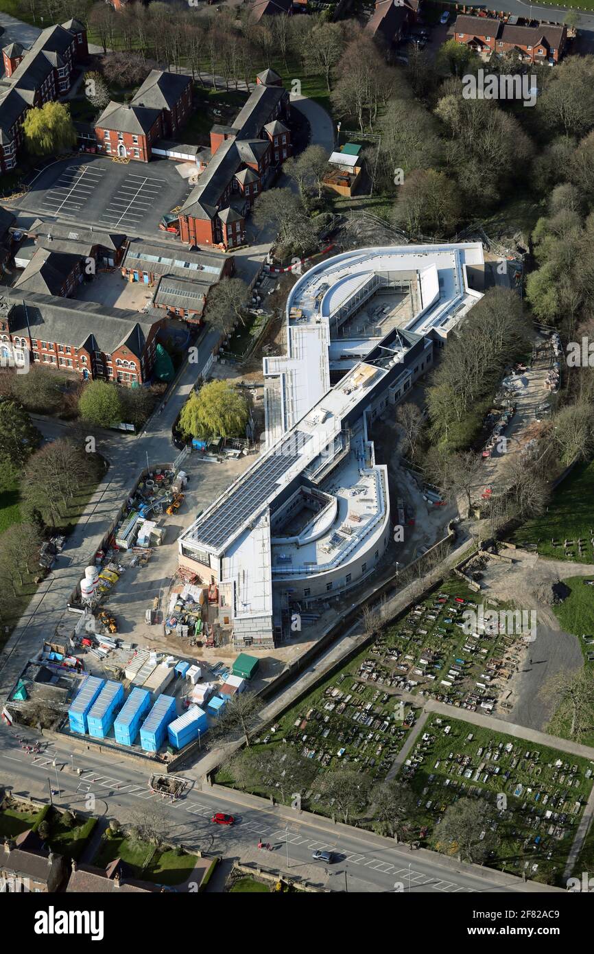 Vista aerea di un nuovo sviluppo presso il St Marys Hospital su Mortuary Lane, fuori Green Hill Road ad Armley, Leeds 12 Foto Stock