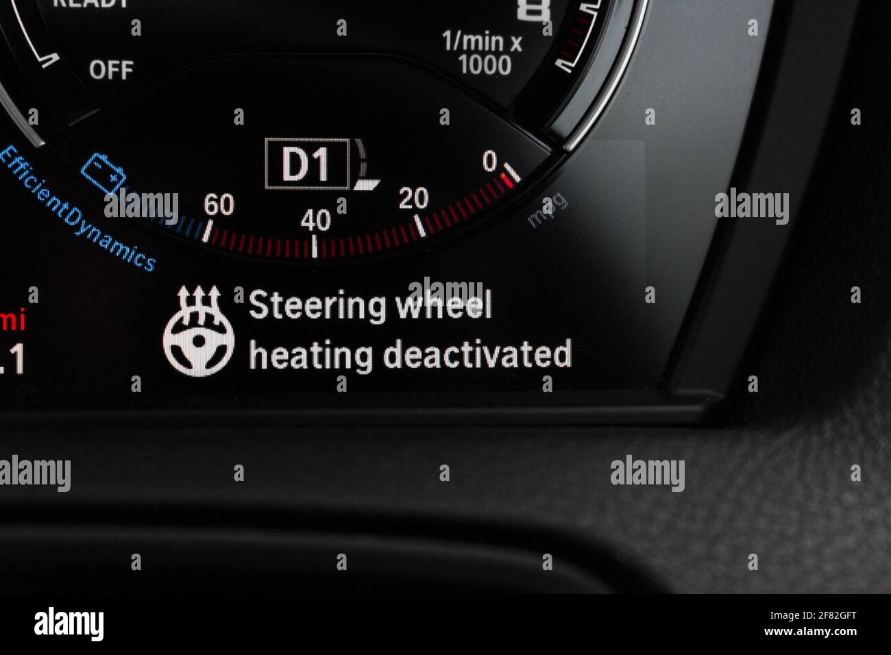 Un concorso BMW M2 2019 con Dashboard digitale nero Pelle funzione riscaldamento volante multifunzione riscaldamento volante Disattivato Foto Stock