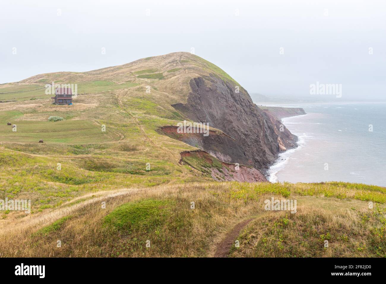 La costa erosa dell'isola di Havre Aubert nelle Isole Magdalene (Iles-de-la-Madeleine). Foto Stock