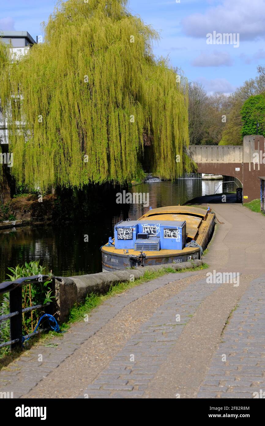 Rege't Canal by Victoria Park, Hackney, East London, Londra, Regno Unito Foto Stock