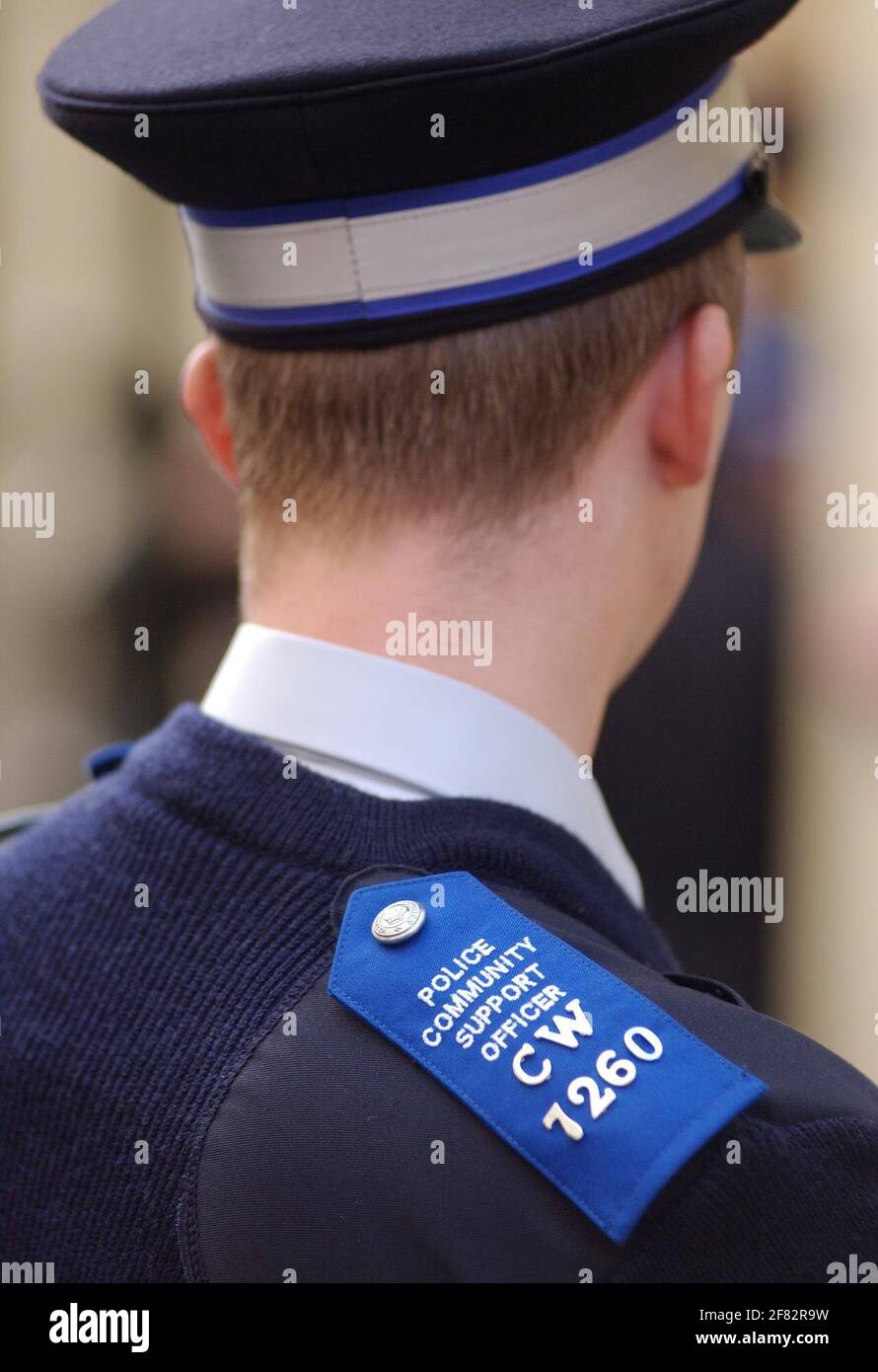 La nuova forza di polizia comunitaria di sostegno MET a Charing Cross Stazione di polizia.23 settembre 2002 Foto Andy Paradise Foto Stock