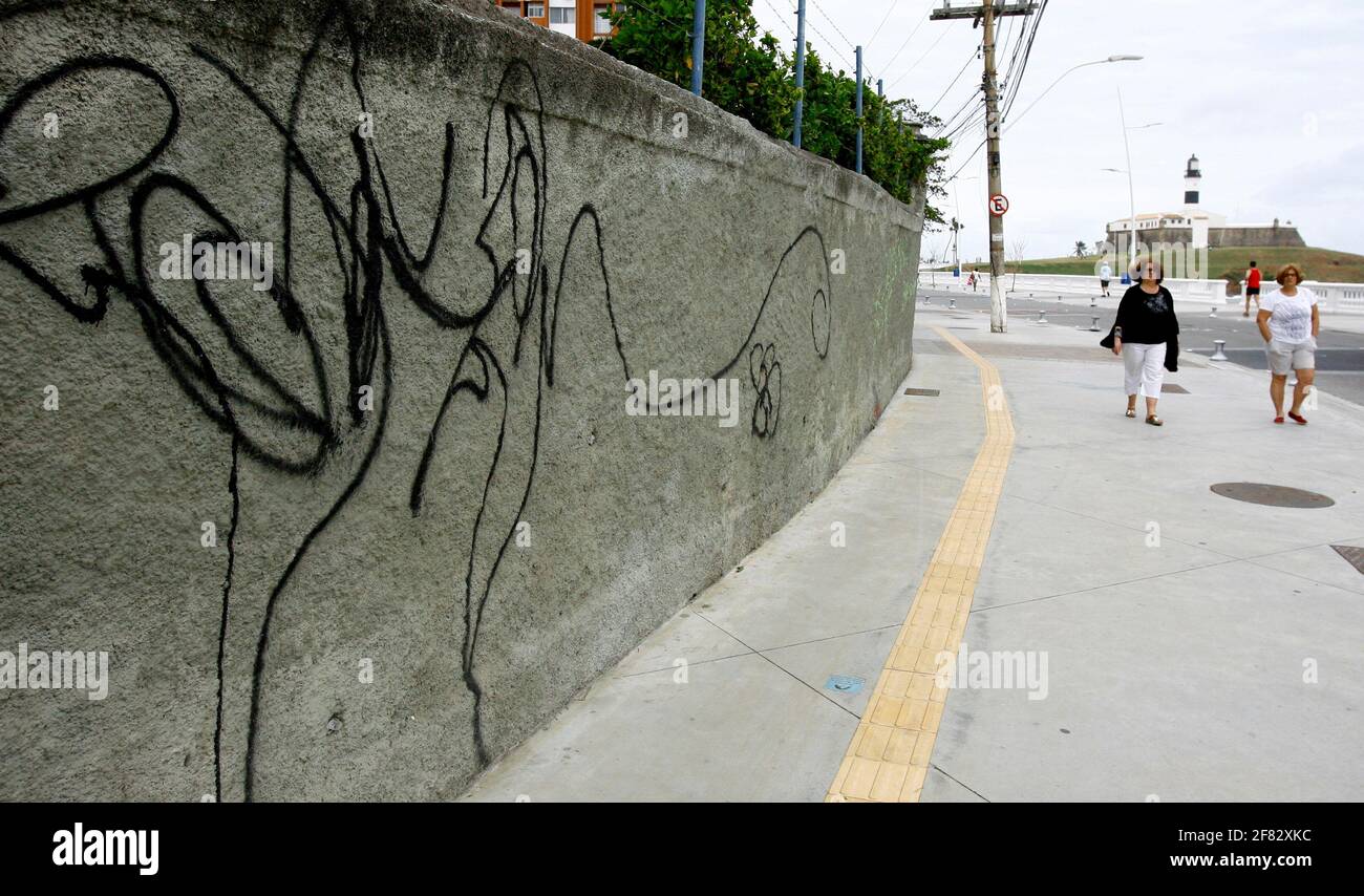 salvador, bahia / brasile - 5 settembre 2014: Muro nel quartiere barra in Salvador è visto con graffiti. *** Local Caption *** Foto Stock