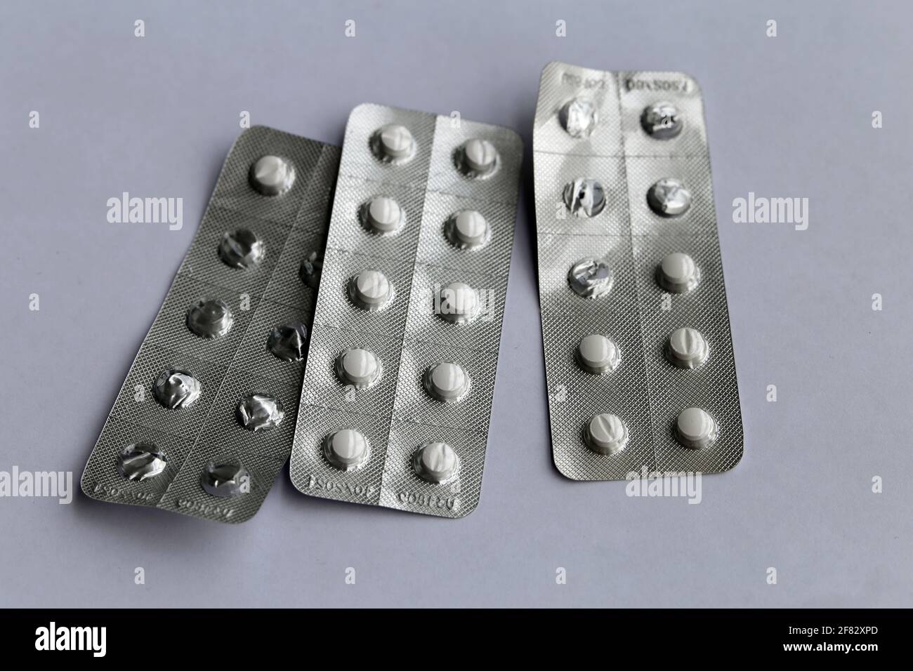 Pillole di Heinix - farmaci antistaminici cetirizine usati per trattare l' allergia al polline e altre allergie. Farmaci che allevia efficacemente i  sintomi allergici Foto stock - Alamy