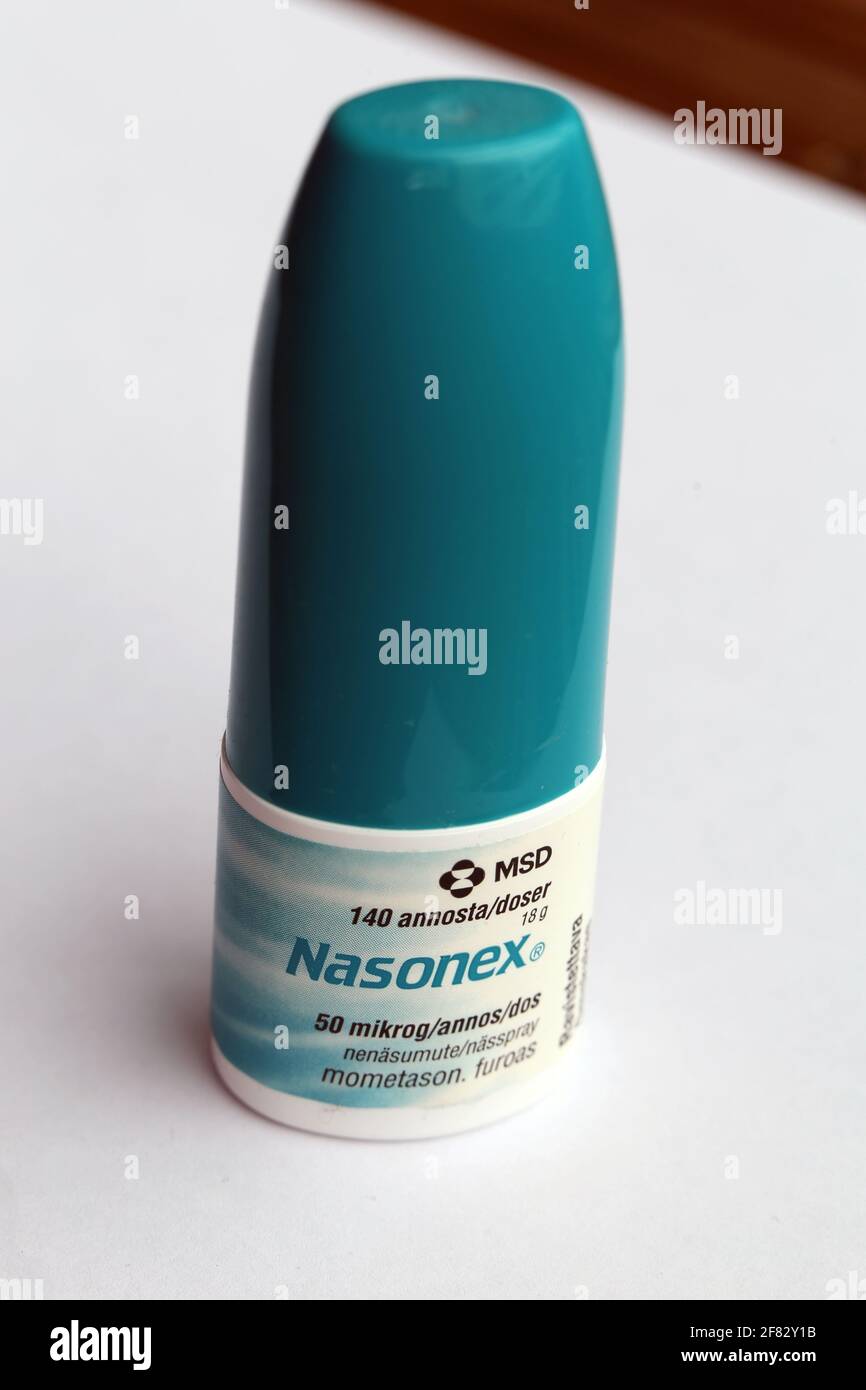 Spray nasale mometason chiamato Nasonex da MSD. Questo farmaco è usato per  trattare per esempio i sintomi di allergia del polline e la membrana nasale  mucosa gonfia Foto stock - Alamy