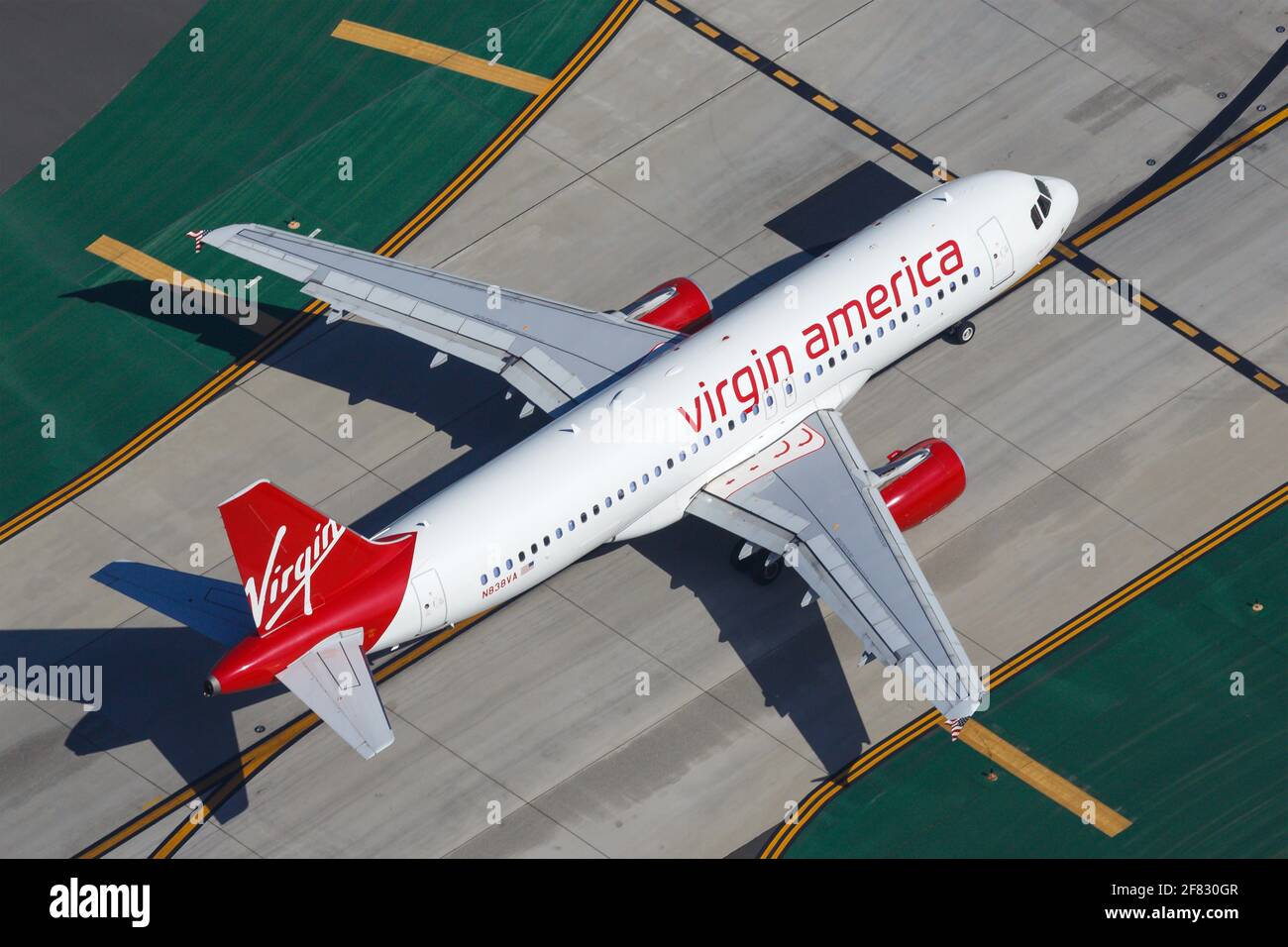 Los Angeles, Stati Uniti d'America - 20. Febbraio 2016: Virgin America Airbus A320 all'aeroporto di Los Angeles (LAX) negli Stati Uniti. Airbus è un produttore di aeromobili di Toul Foto Stock
