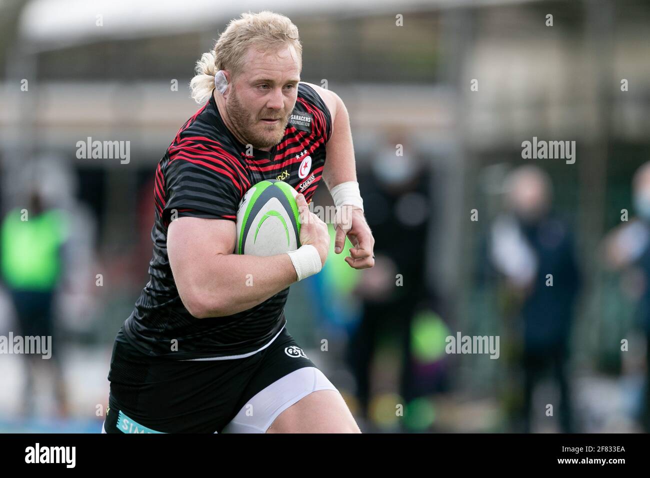 LONDRA, REGNO UNITO. 11 APRILE: Vincent Koch of Saracens in azione durante la partita del Greene King IPA Championship tra Saracens e Bedford Blues ad Allianz Park, Londra, domenica 11 aprile 2021. (Credit: Juan Gasparini | MI News) Credit: MI News & Sport /Alamy Live News Foto Stock