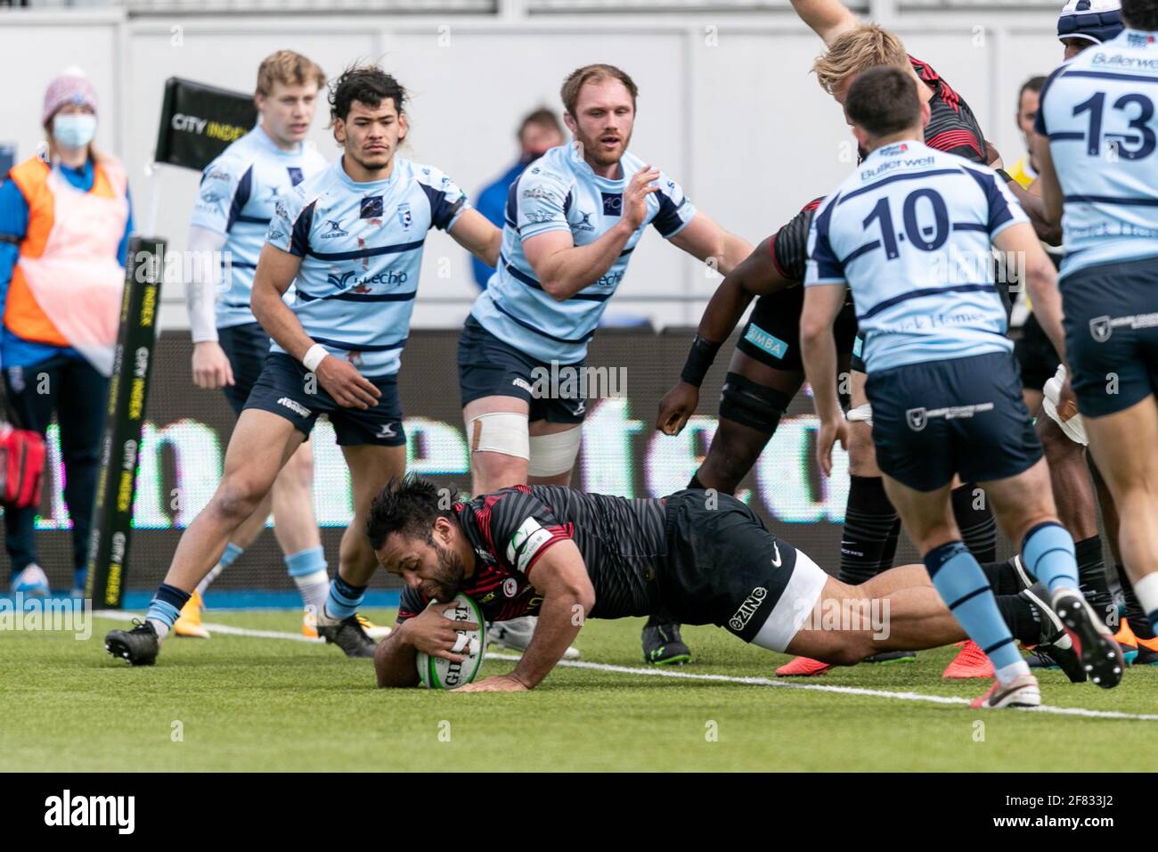 LONDRA, REGNO UNITO. 11 APRILE: Billy Voipola di Saracens si è cimentato durante la partita del Greene King IPA Championship tra Saracens e Bedford Blues ad Allianz Park, Londra, domenica 11 aprile 2021. (Credit: Juan Gasparini | MI News) Credit: MI News & Sport /Alamy Live News Foto Stock