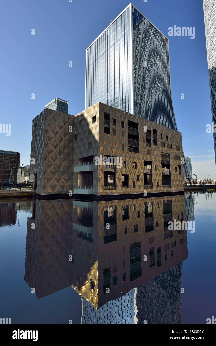 One Bank Street e The Quay Club, Middle Dock, Canary Wharf, Docklands, East London, Regno Unito Foto Stock