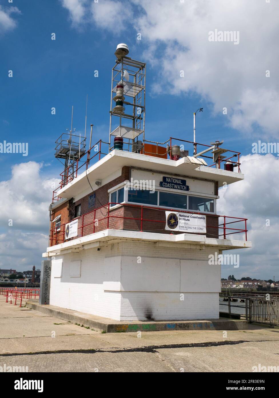 La stazione di osservazione della costa alla fine del Molo Sud di Gorleston, Gorleston, Great Yarmouth, Norfolk, Inghilterra, REGNO UNITO Foto Stock