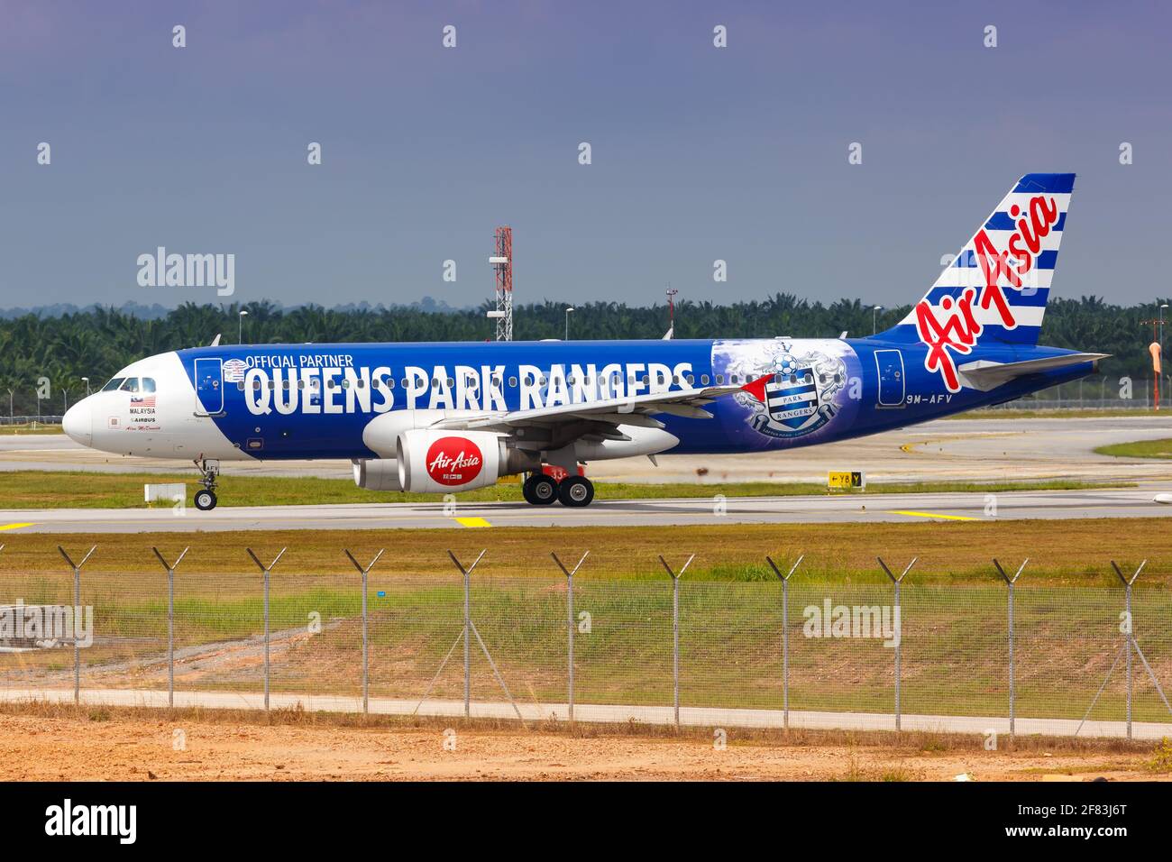Kuala Lumpur, Malesia - 21 gennaio 2018: Aereo Air Asia Airbus A320 all'Aeroporto Internazionale di Kuala Lumpur (KUL) in Malesia. Airbus è un europeo Foto Stock