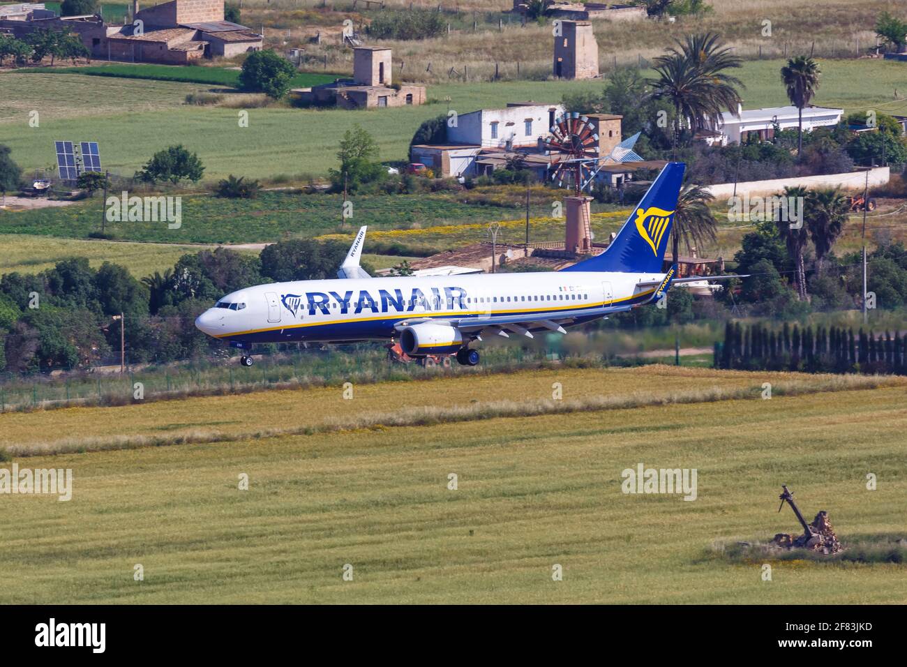 Palma de Mallorca, Spagna - 11 maggio 2018: Ryanair Boeing B737-800 aereo all'aeroporto di Palma de Mallorca (PMI) in Spagna. Boeing è un aereo americano Foto Stock