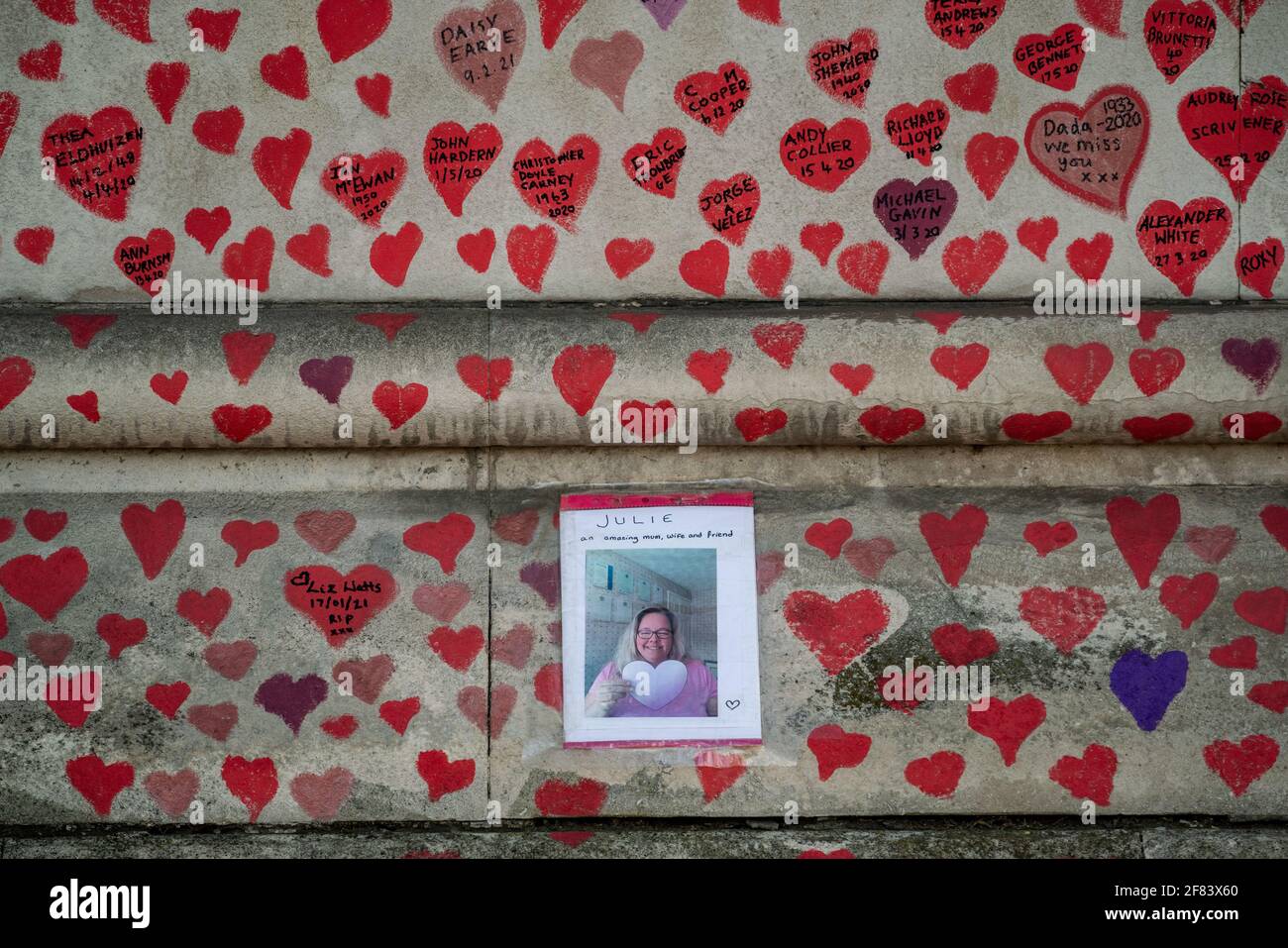 Coronavirus: National Covid Memorial Wall of Hearts, Westminster, Londra, Regno Unito. Foto Stock