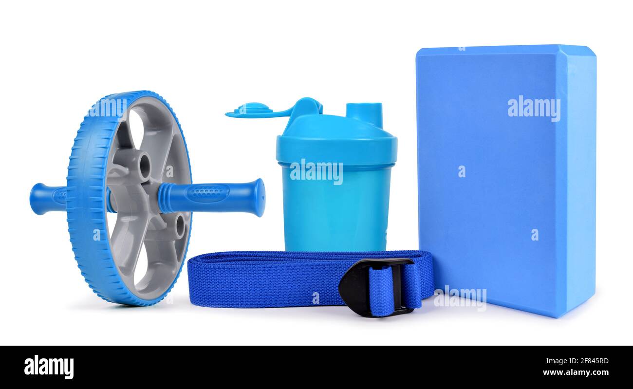 Attrezzatura da yoga isolata su sfondo bianco. Foto Stock