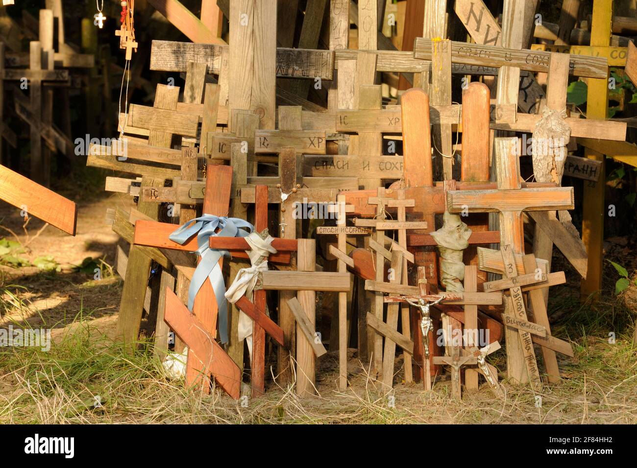 Croci di pellegrini, montagna sacra Grabarka, Swieta Gora Garbarka, Polonia Foto Stock