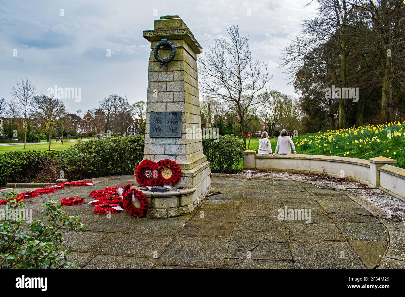 Memoriale di guerra in primavera, Sidcup, Kent, Inghilterra Foto Stock
