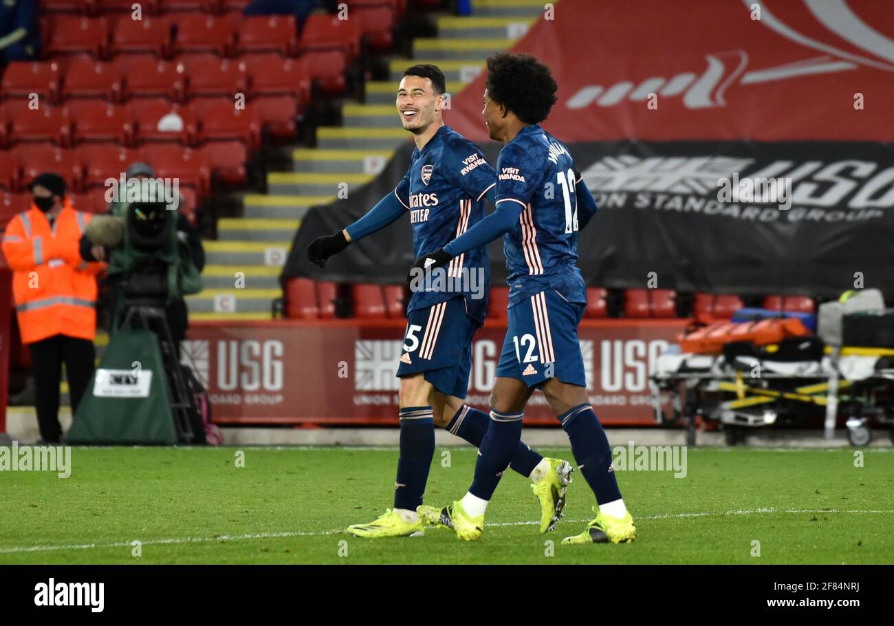 Gabriel Martinelli (a sinistra) dell'Arsenal celebra il secondo gol della partita durante la partita della Premier League a Bramall Lane, Sheffield. Data immagine: Domenica 11 aprile 2021. Foto Stock