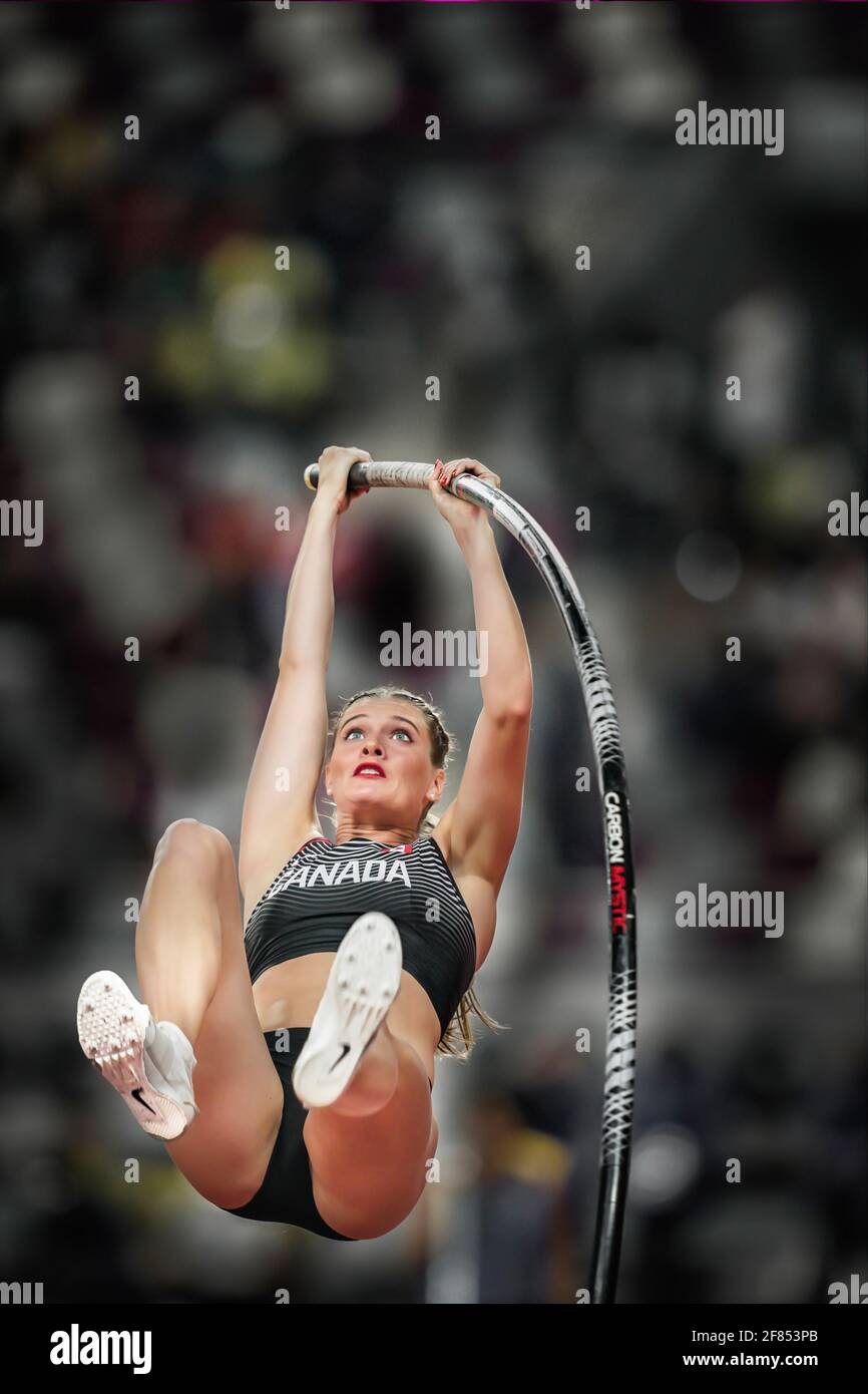 Doha 2019.Alysha Newman salta con la pole ai campionati mondiali di atletica di Doha 2019. Foto Stock