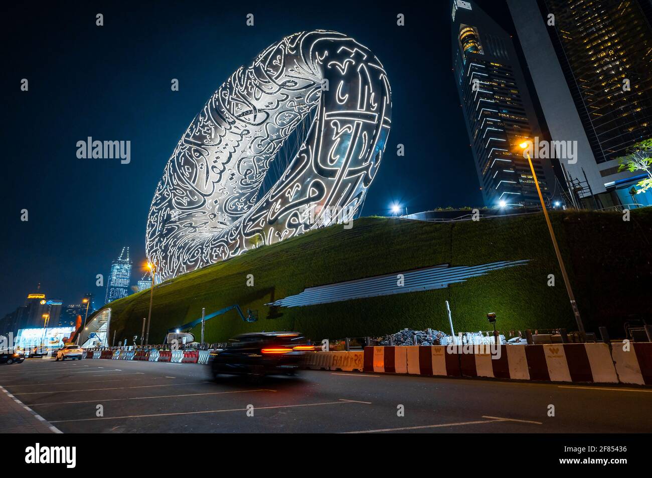 Dubai, Emirati Arabi Uniti - 31 marzo 2021: Il Museo del futuro nel centro di Dubai costruito per l'EXPO 2020 si terrà nel 2021 nell'Unite Foto Stock