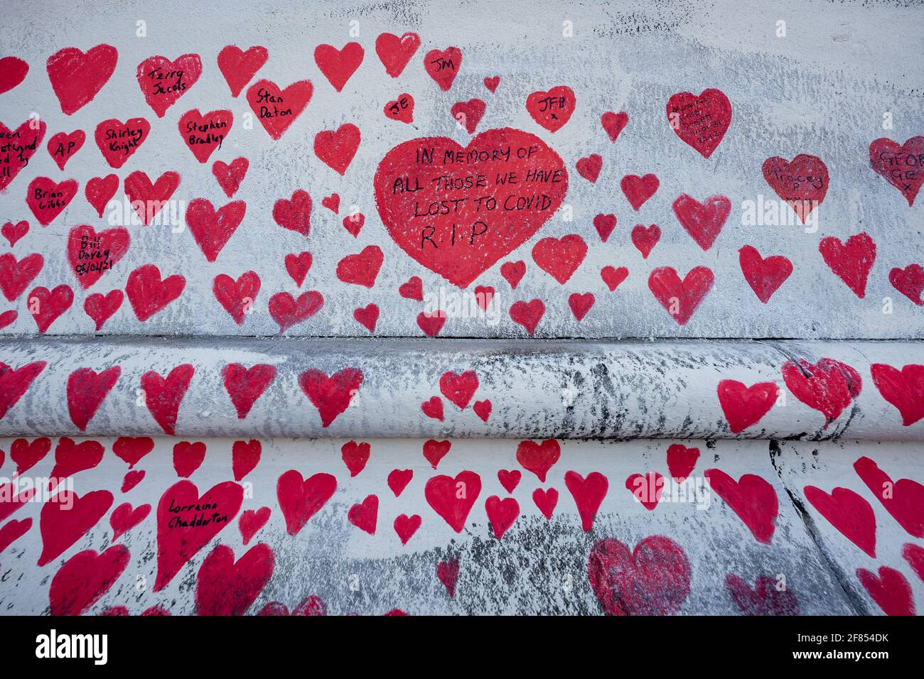 Coronavirus: National Covid Memorial Wall of Hearts, Westminster, Londra, Regno Unito. Foto Stock