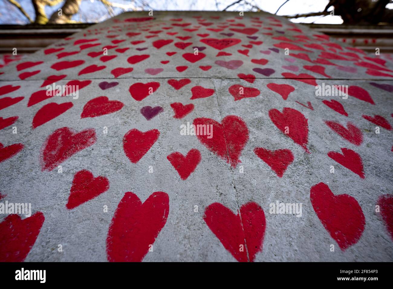 Coronavirus: National Covid Memorial Wall of Hearts, Westminster, Londra, Regno Unito. Foto Stock